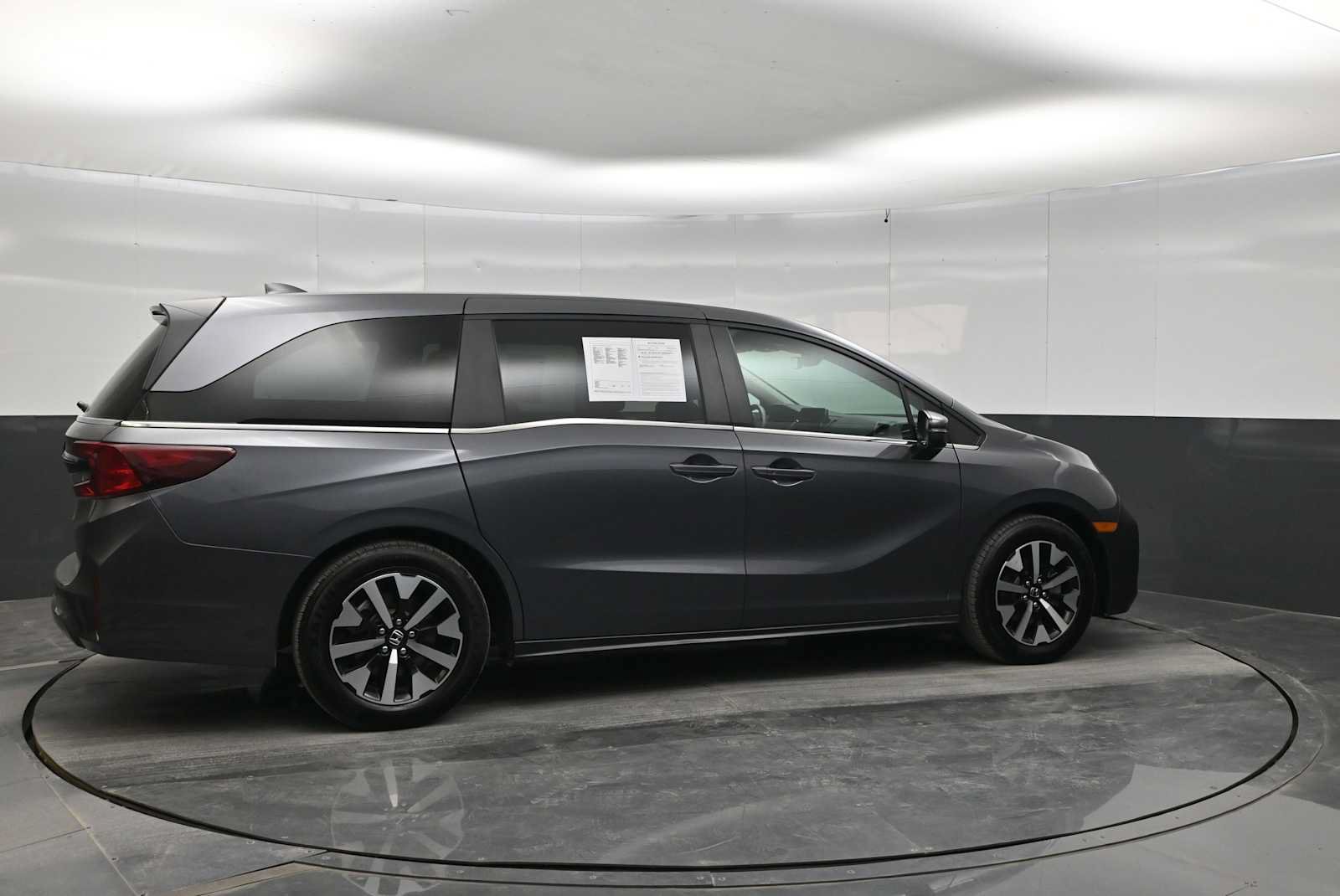 Used 2025 Honda Odyssey EX-L image 7