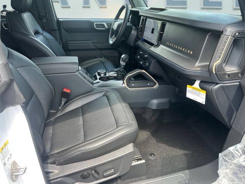 New 2026 Ford Bronco Badlands w/ Sasquatch Package AWD/4WD image 21