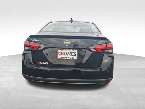 Used 2024 Nissan Versa SR image 6