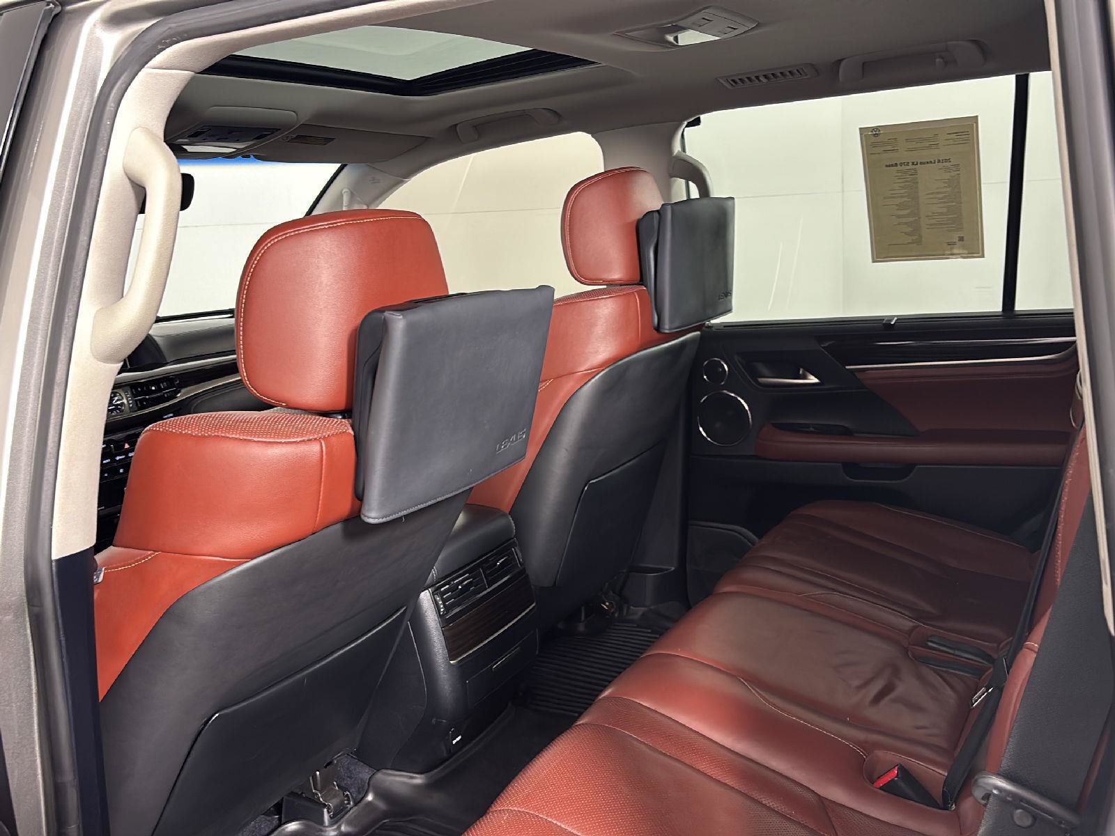 Used 2016 Lexus LX 570 4WD w/ Luxury Package image 20