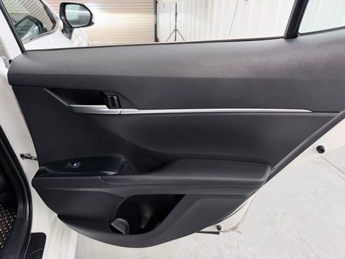Used 2019 Toyota Camry LE FWD image 32