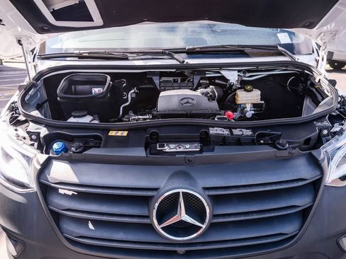 Used 2024 Mercedes-Benz Sprinter 2500 image 29