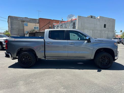 Used 2021 Chevrolet Silverado 1500 LT AWD/4WD image 2