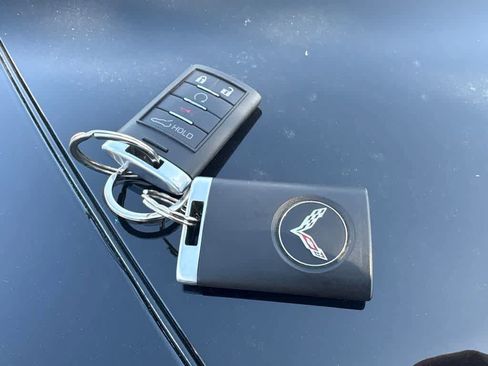 Used 2016 Chevrolet Corvette Stingray Coupe RWD image 4