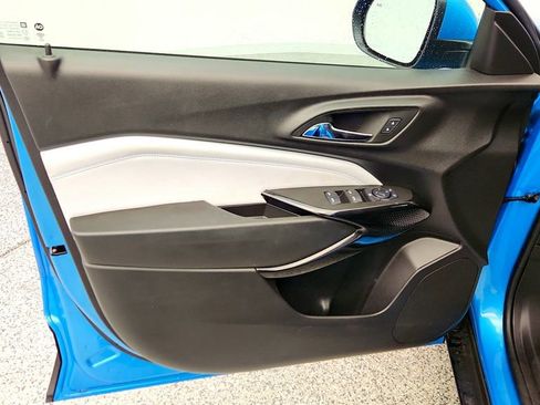 Used 2025 Chevrolet Trax LT w/ Driver Confidence Package image 10