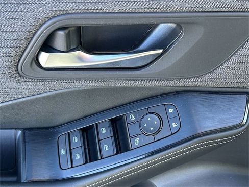 Certified 2022 Nissan Rogue SV image 16