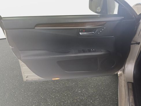 Used 2013 Lexus ES 350 w/ Luxury Pkg FWD image 25