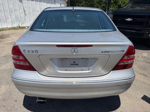 Used 2005 Mercedes-Benz C 230 Sedan image 3