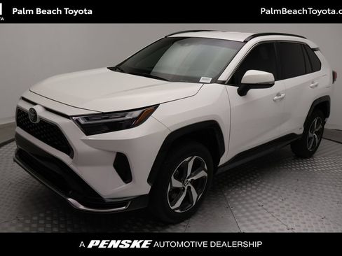 Certified 2025 Toyota RAV4 SE AWD/4WD image 1