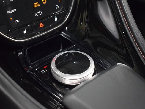 Used 2020 Aston Martin DB11 Volante image 32