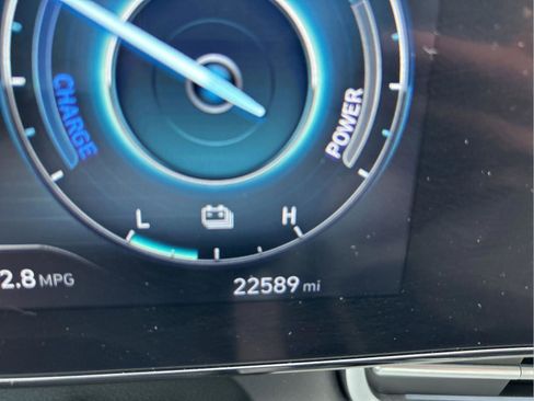 Used 2023 Hyundai Elantra Limited image 13