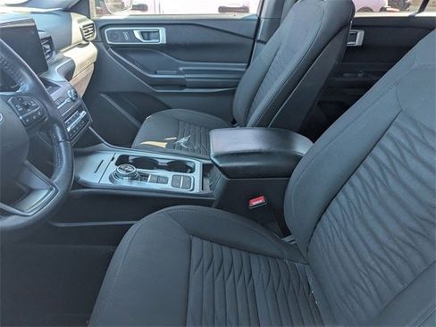 Used 2020 Ford Explorer XLT image 7