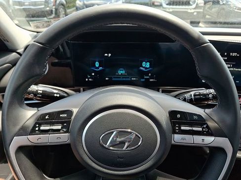 Used 2023 Hyundai Elantra Limited FWD image 20