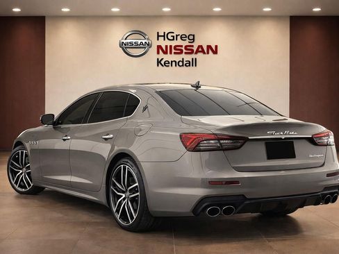 Used 2022 Maserati Quattroporte Modena RWD image 2
