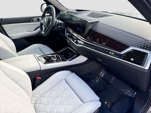 New 2026 BMW X5 xDrive40i w/ Climate Comfort Package image 15