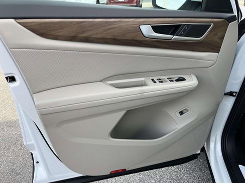 New 2026 Volkswagen Atlas SE FWD image 16