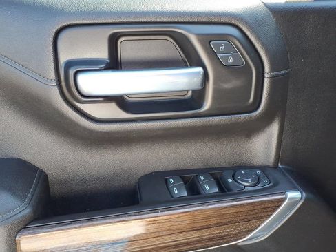 Used 2021 Chevrolet Silverado 1500 LT Trail Boss w/ Convenience Package II AWD/4WD image 4