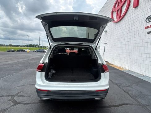 Used 2020 Volkswagen Tiguan SE FWD image 31
