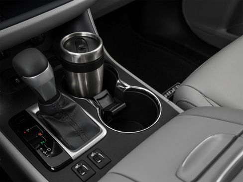 Used 2016 Toyota Highlander XLE image 34