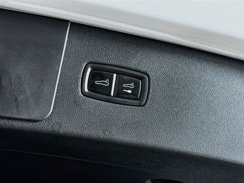 Used 2023 Porsche Cayenne Platinum Edition AWD/4WD image 27