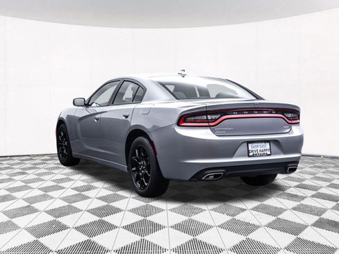Used 2015 Dodge Charger SXT image 9