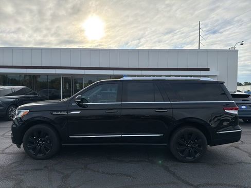 Used 2023 Lincoln Navigator L Reserve AWD/4WD image 1