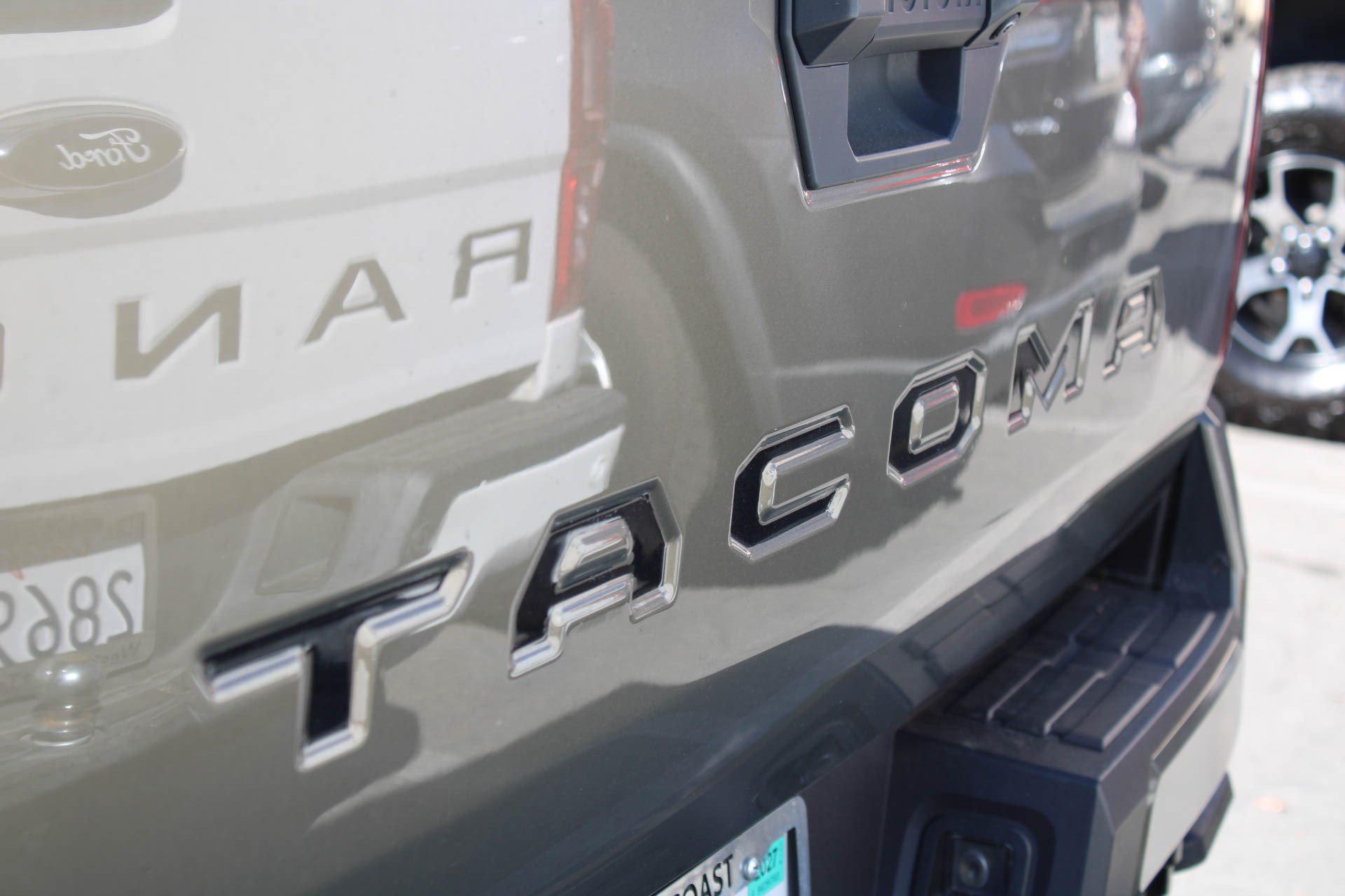 Used 2025 Toyota Tacoma TRD Off-Road AWD/4WD image 16