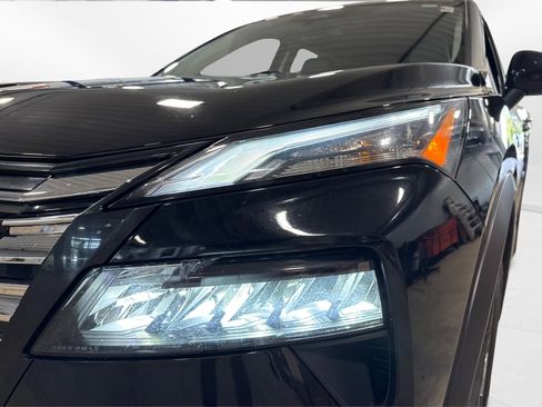 Used 2025 Nissan Rogue SV image 13