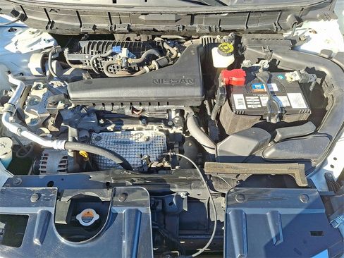 Used 2019 Nissan Rogue SV w/ Premium Package image 28