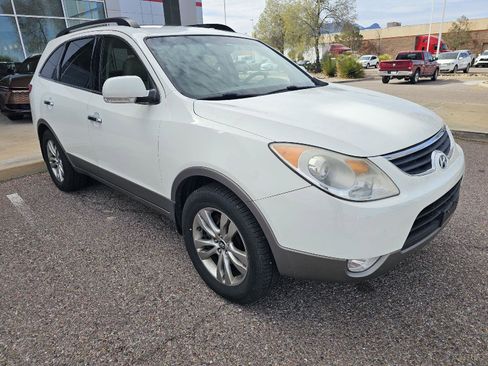 Used 2012 Hyundai Veracruz Limited w/ Entertainment Pkg image 7