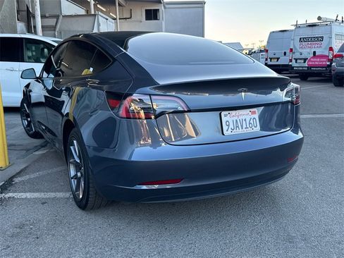 Used 2023 Tesla Model 3 Standard Range image 18
