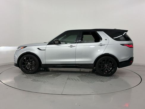 Used 2024 Land Rover Discovery Dynamic SE AWD/4WD image 2