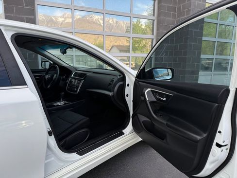 Used 2016 Nissan Altima 2.5 S w/ Power Driver Seat Package FWD image 17