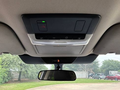 Used 2025 Nissan Pathfinder SV FWD image 16
