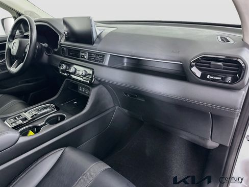 Used 2023 Honda Pilot Touring image 29