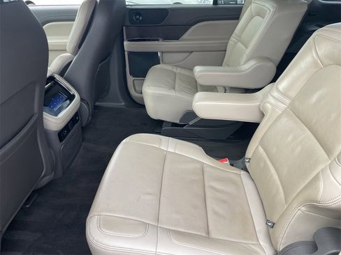 Used 2023 Lincoln Navigator Reserve image 14