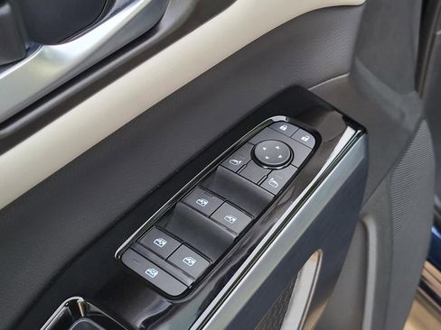 Certified 2025 Nissan Pathfinder SL w/ SL Premium Package image 24