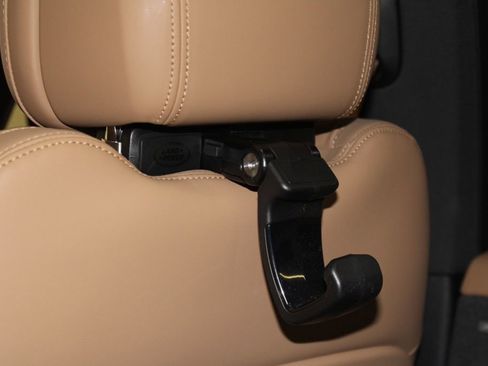 Used 2025 Land Rover Range Rover Sport SE image 42