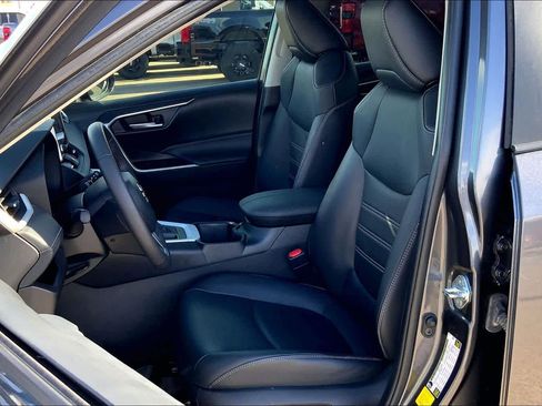 Used 2024 Toyota RAV4 XLE Premium image 7