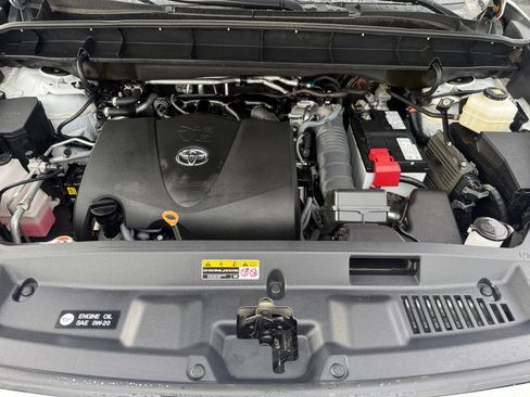 Used 2022 Toyota Highlander XLE image 20