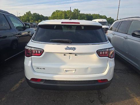 Used 2024 Jeep Compass Sport AWD/4WD image 5