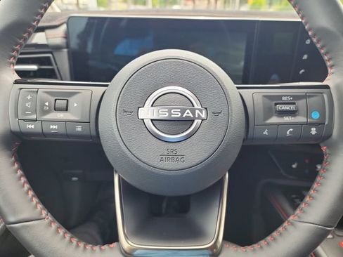 Used 2026 Nissan Kicks SR w/ SR Premium Package FWD image 15
