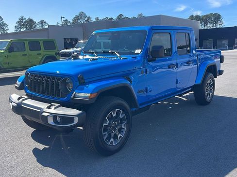 New 2026 Jeep Gladiator Sport image 3