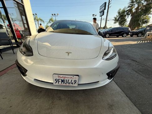Used 2023 Tesla Model 3 Standard Range image 2