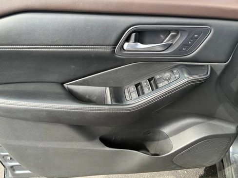Certified 2023 Nissan Rogue SL w/ SL Premium Package FWD image 11