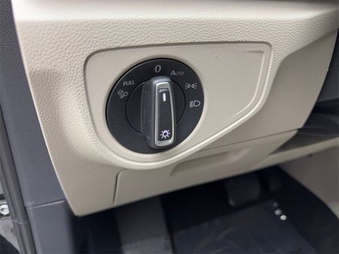 Used 2023 Volkswagen Atlas SE w/ Panoramic Sunroof Package image 58