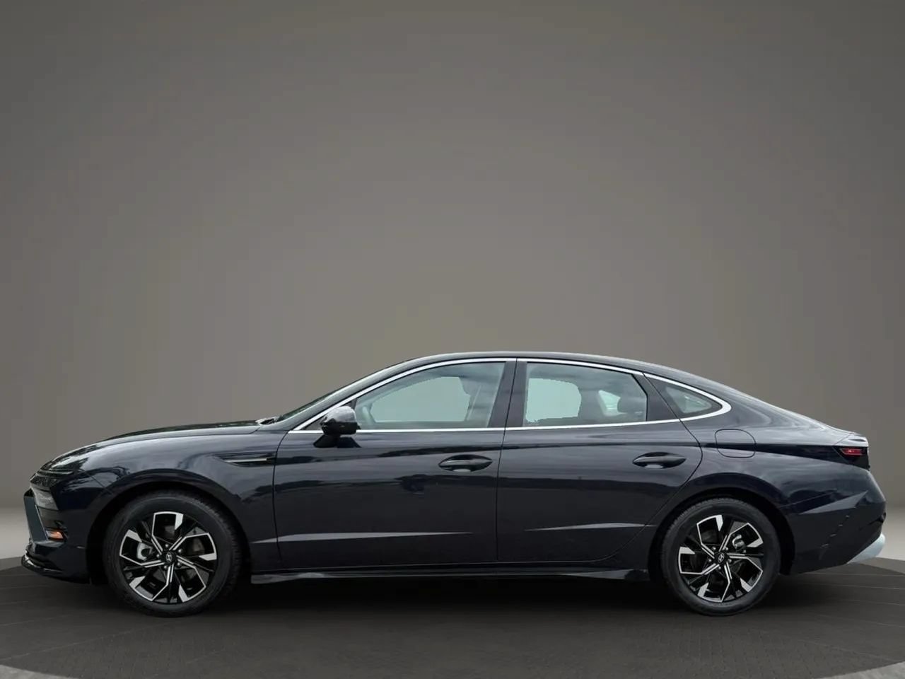 Used 2024 Hyundai Sonata SEL FWD image 3