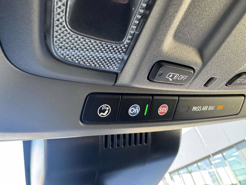 Used 2025 Chevrolet Silverado 1500 LT AWD/4WD image 34