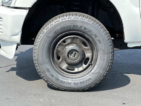 Used 2014 Ford F250 XL w/ Snow Plow Prep Package AWD/4WD image 9