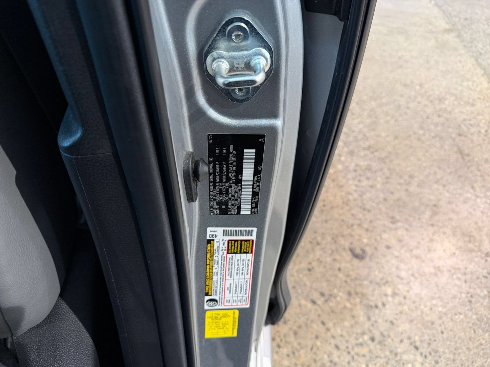 Used 2025 Toyota Sienna XLE FWD image 31